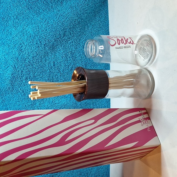 Air Freshener - Pink Zebra Naked Reeds NEW IN BOX - Picture 3 of 3